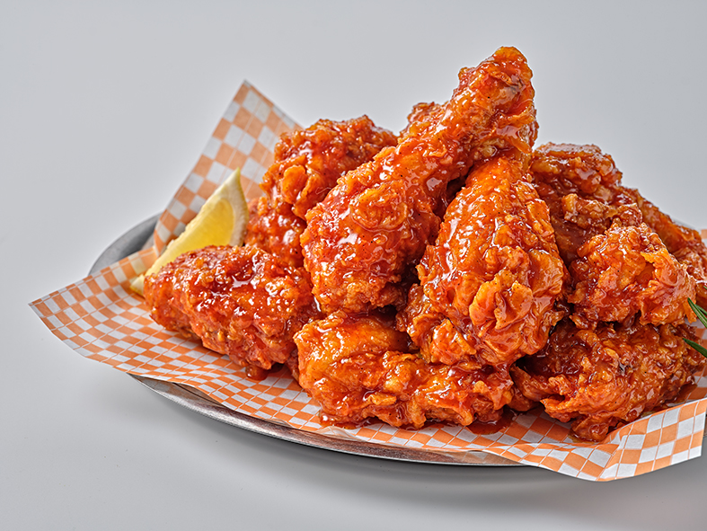 덤브치킨 양념컨셉컷